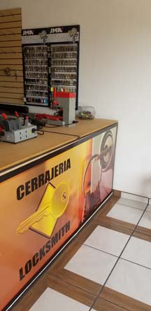 Locksmith Shop and Cell Phone Repair Center Ajijic